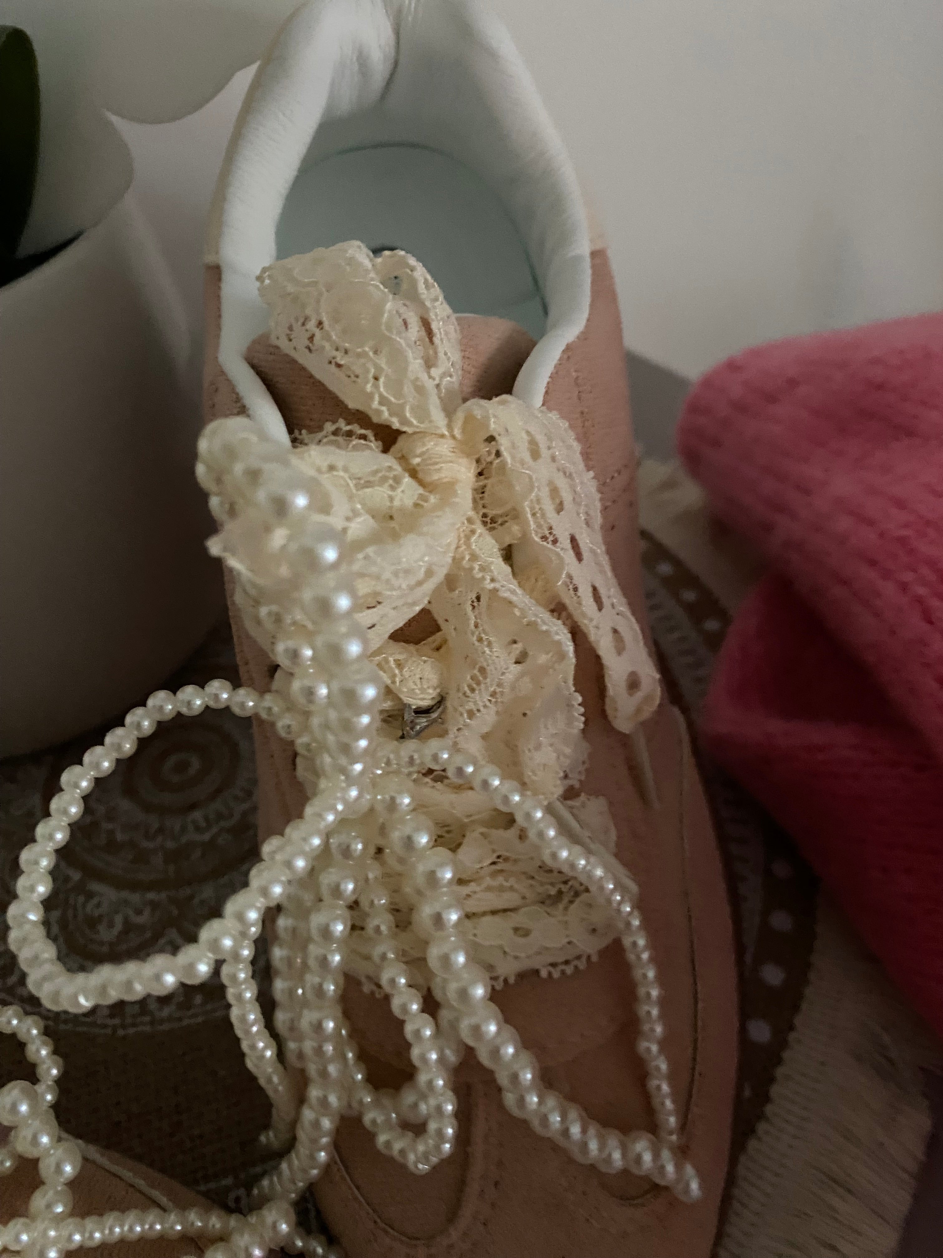 BASKETS A LACETS DENTELLE ET BIJOUX  ROSE PALE  36/37/38/39/40/41