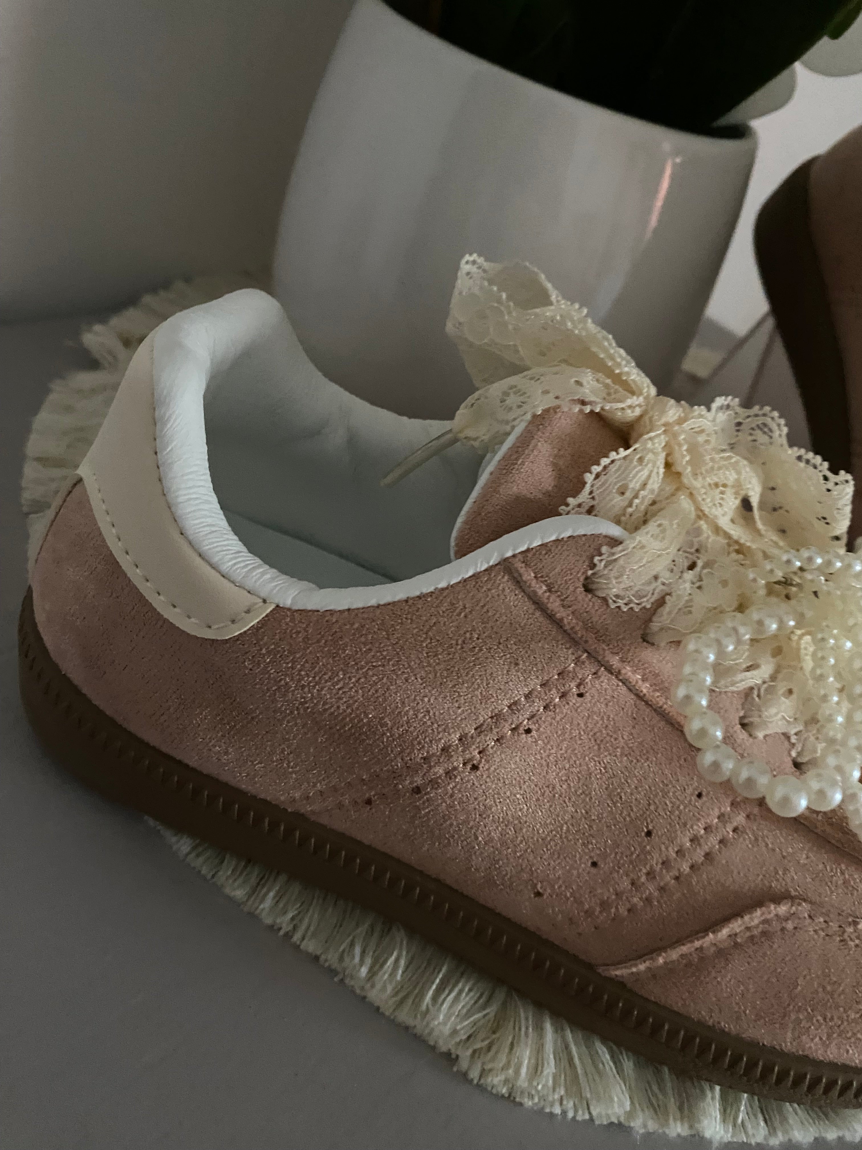 BASKETS A LACETS DENTELLE ET BIJOUX  ROSE PALE  36/37/38/39/40/41