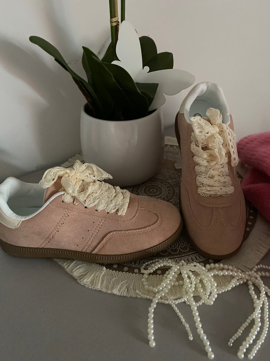 BASKETS A LACETS DENTELLE ET BIJOUX  ROSE PALE  36/37/38/39/40/41