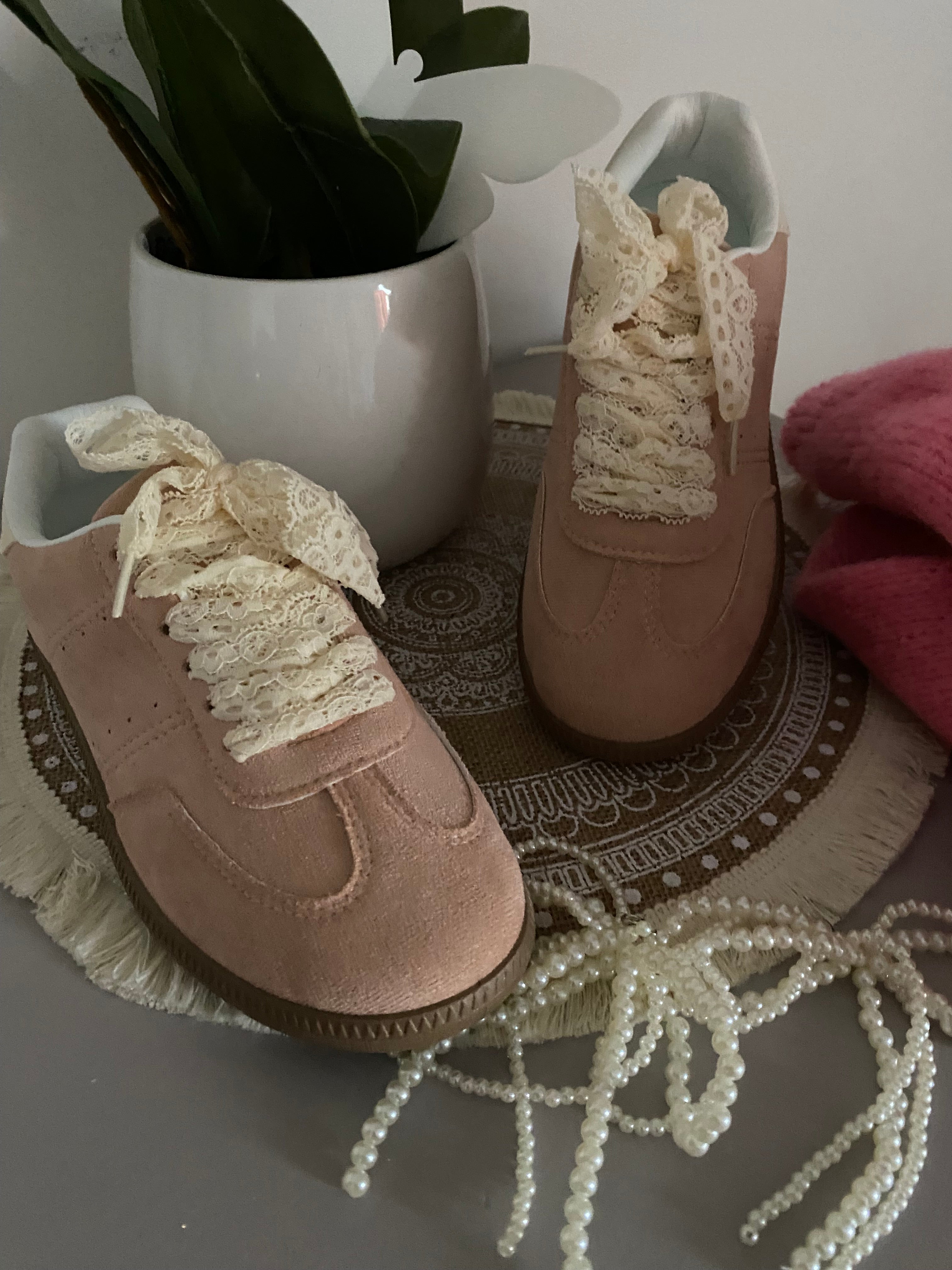 BASKETS A LACETS DENTELLE ET BIJOUX  ROSE PALE  36/37/38/39/40/41