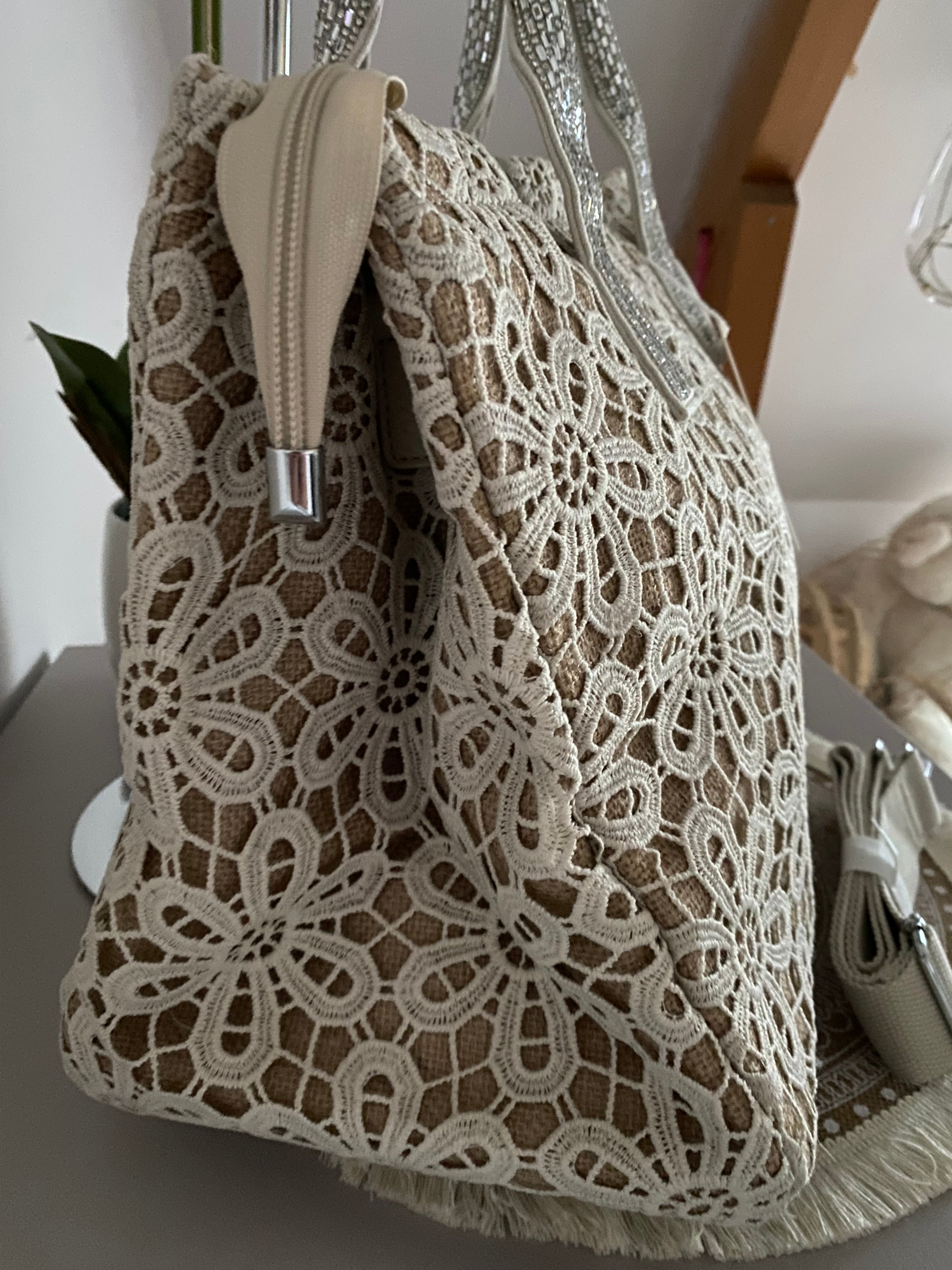 SAC CROCHET , CUIR ET STRASS TAUPE