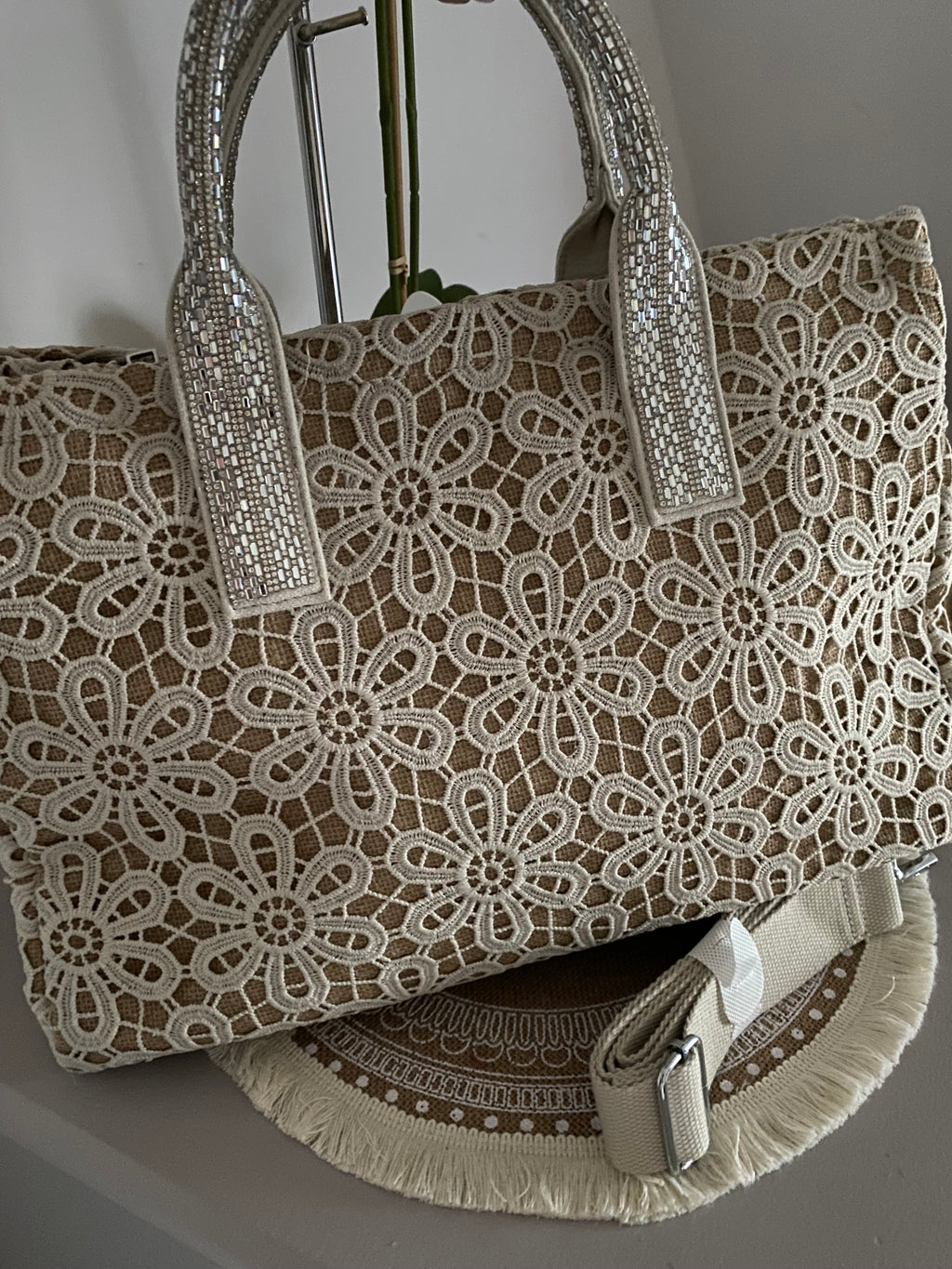SAC CROCHET , CUIR ET STRASS TAUPE
