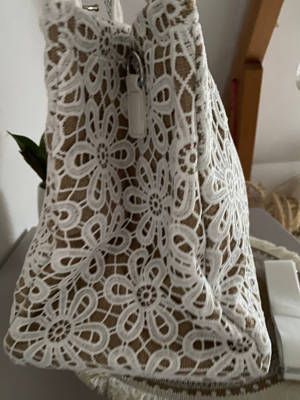SAC CROCHET , CUIR  ET STRASS  BLANC
