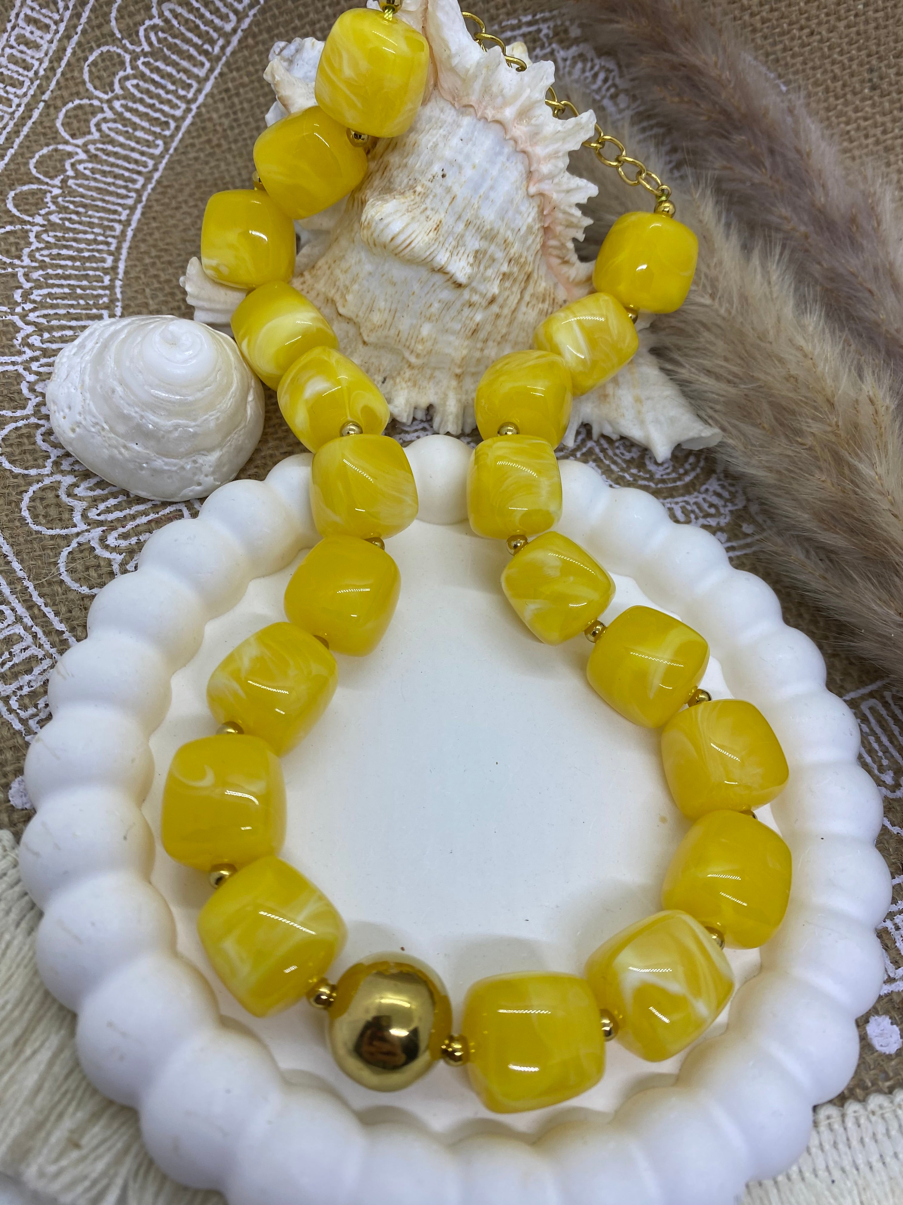 COLLIER RESINE POP CORN JAUNE
