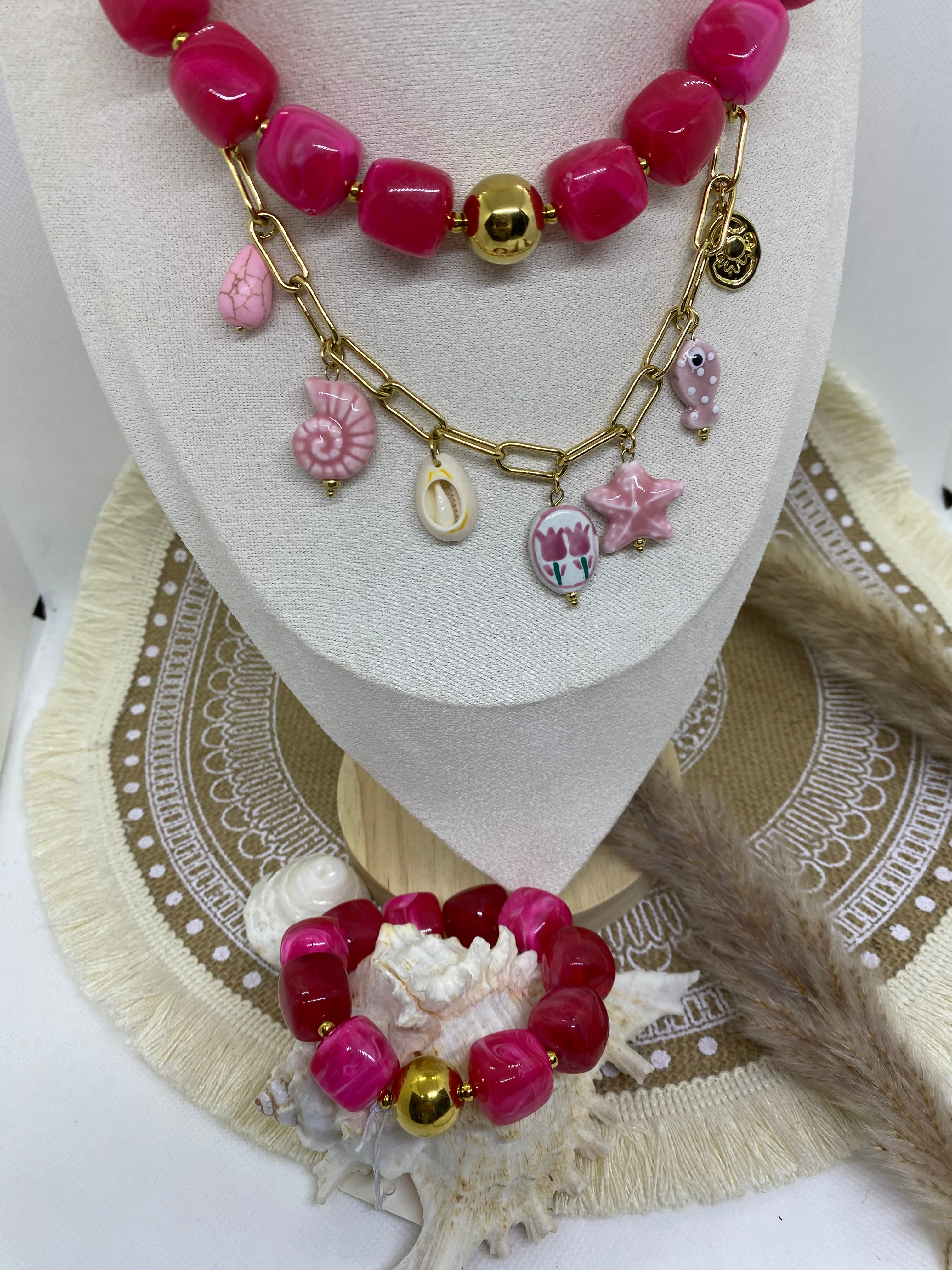 COLLIER RESINE POP CORN FUSHIA