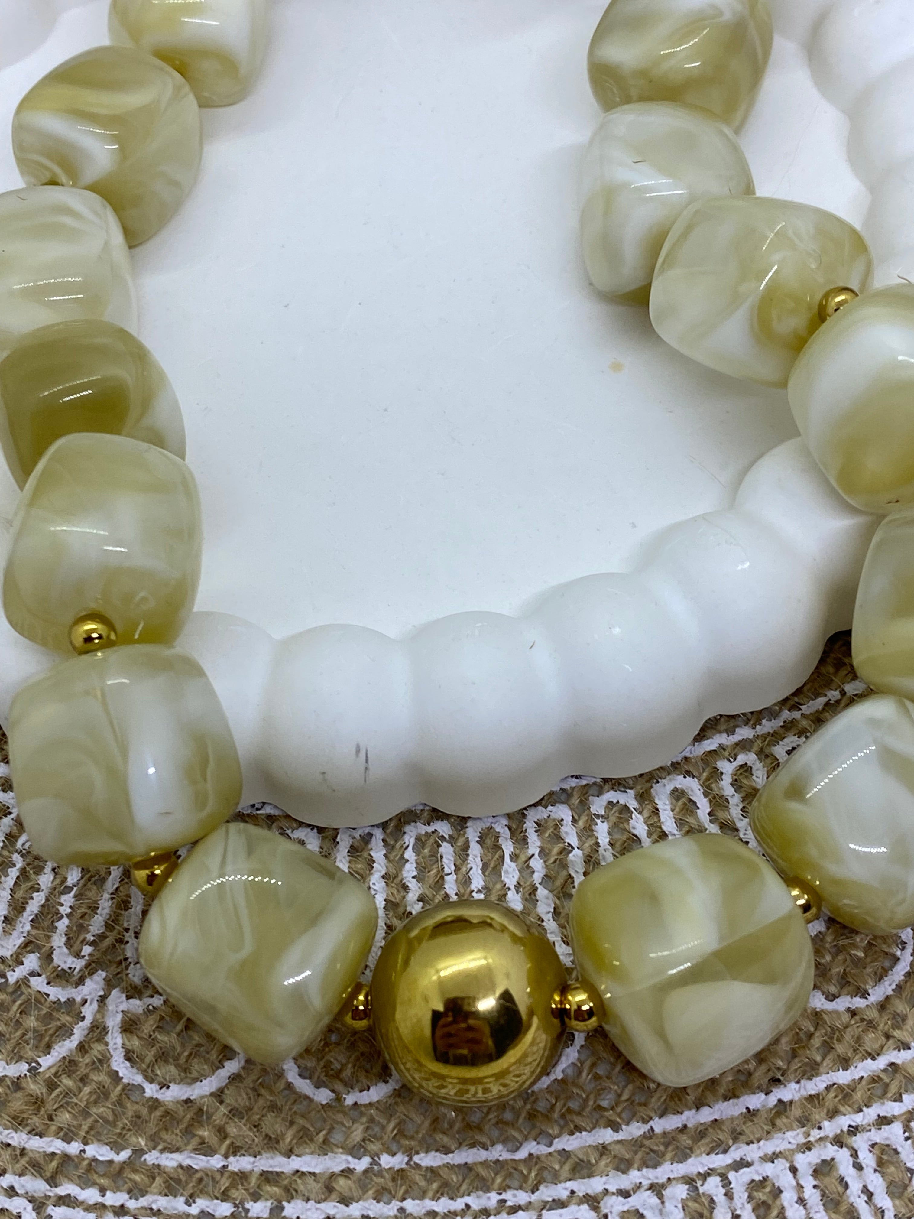 COLLIER RESINE POP CORN BEIGE
