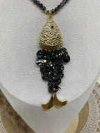 SAUTOIR POISSON NACRE ET PERLES DE ROCAILLE NOIR