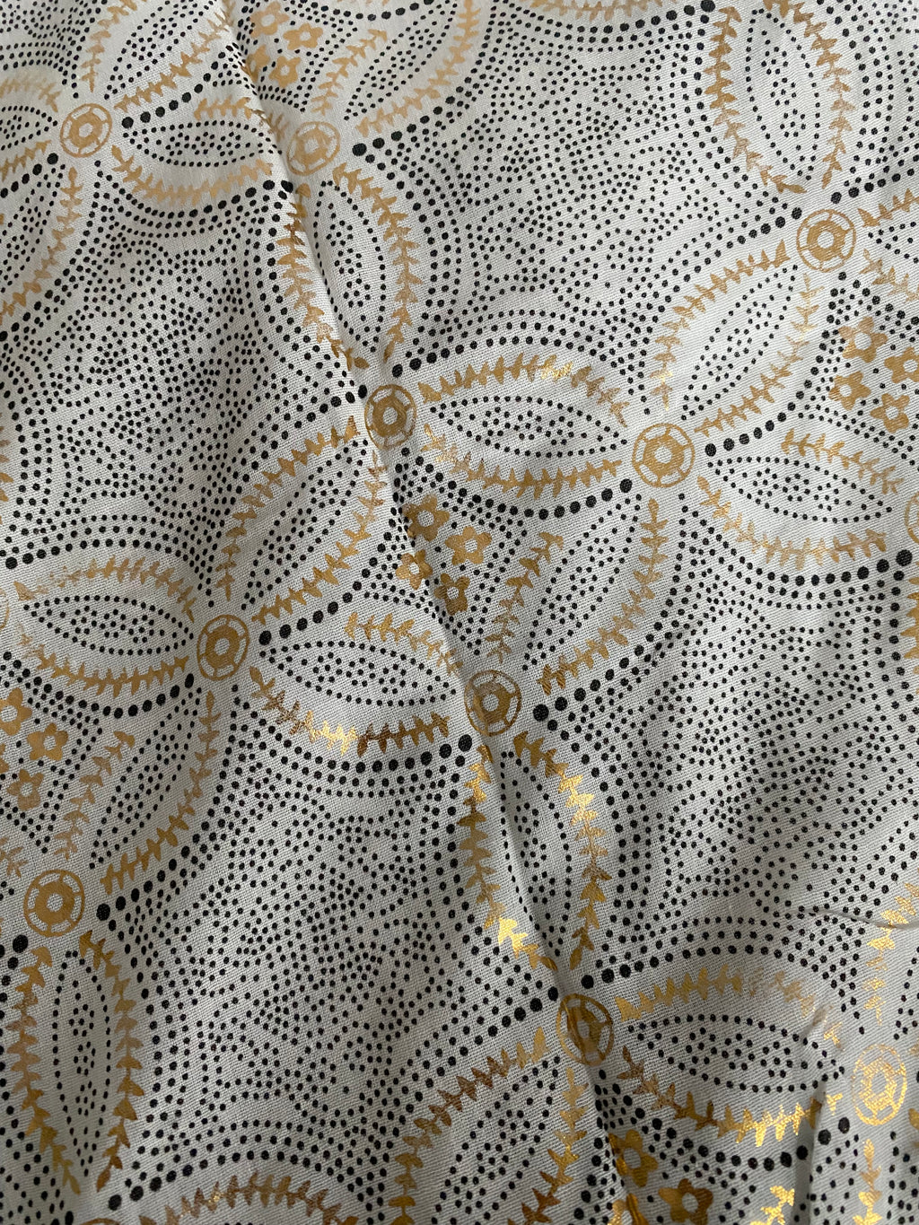 FOULARD BLEU ET BLANC A MOTIFS