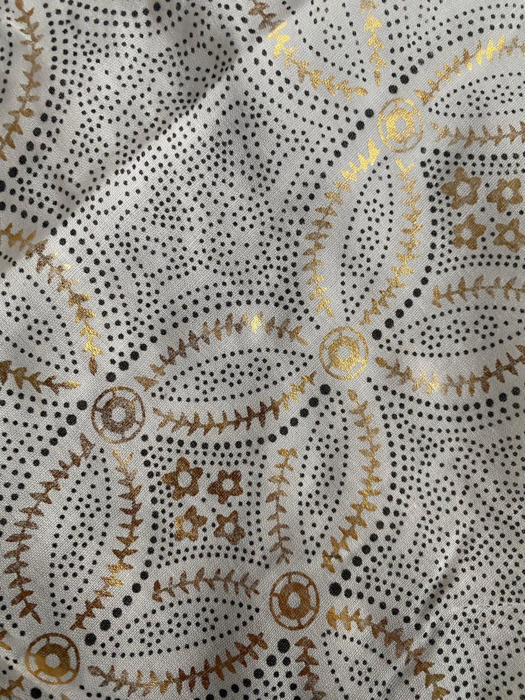 FOULARD BLEU ET BLANC A MOTIFS