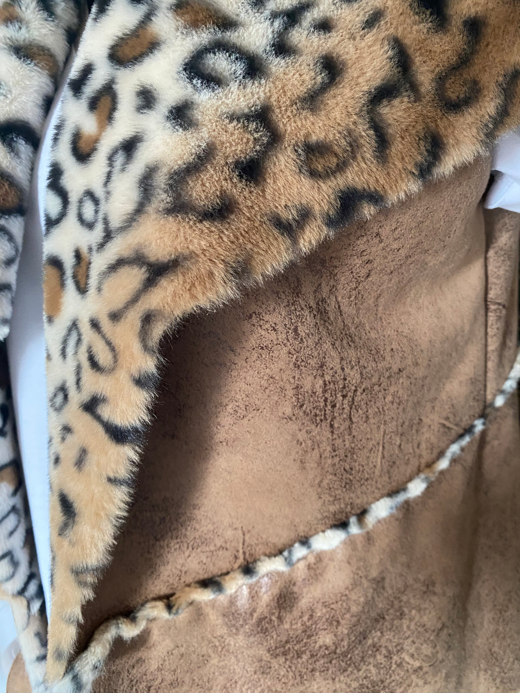 VESTE SANS MANCHE LEOPARD CAMEL   36/42 petit 44