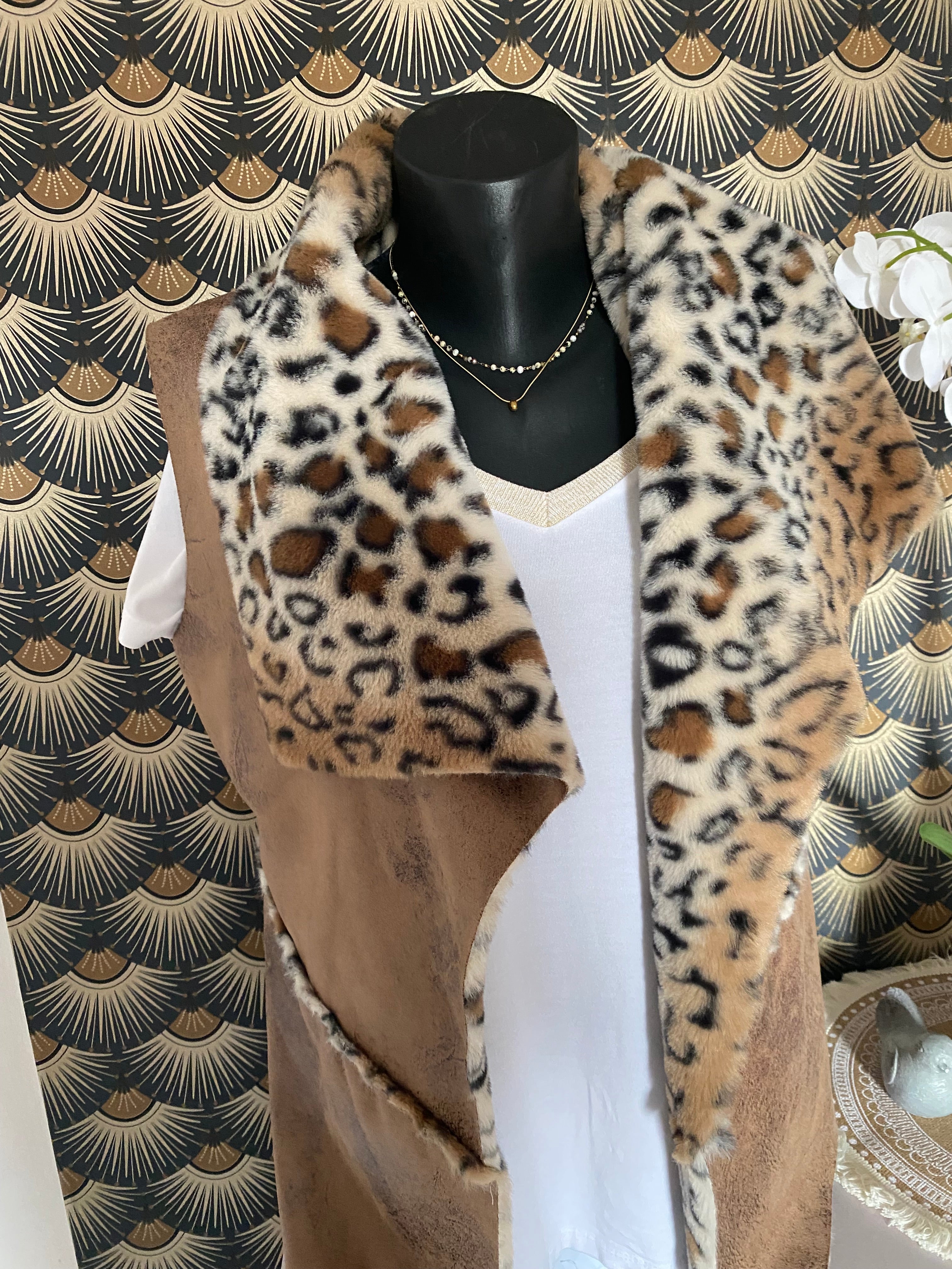 VESTE SANS MANCHE LEOPARD CAMEL   36/42 petit 44