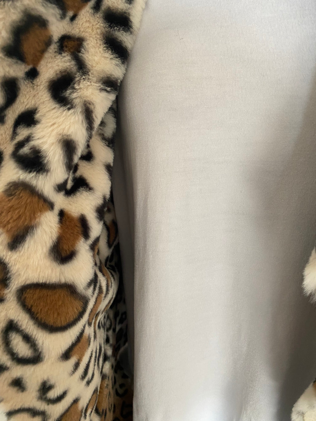 VESTE SANS MANCHE LEOPARD ECRU    36/42 petit 44