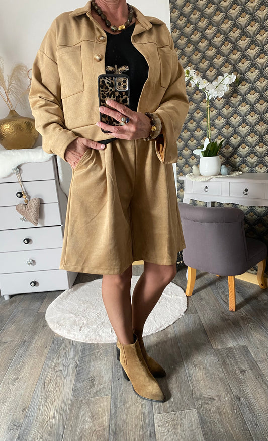 BERNUDA CAMEL SUEDINE TU 38/44
