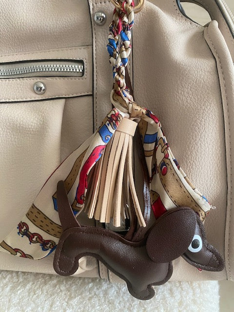 SAC:  PORTE CLES DE SAC          MOTIF CHIEN         12 COLORIS DIFFERENTS