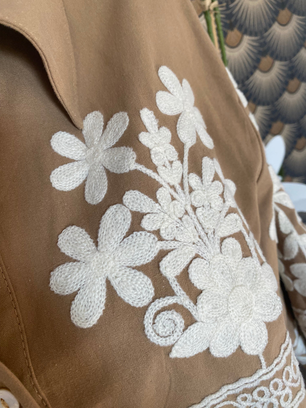 VESTE BRODEE KEZY CAMEL ET ECRU  TU M/L