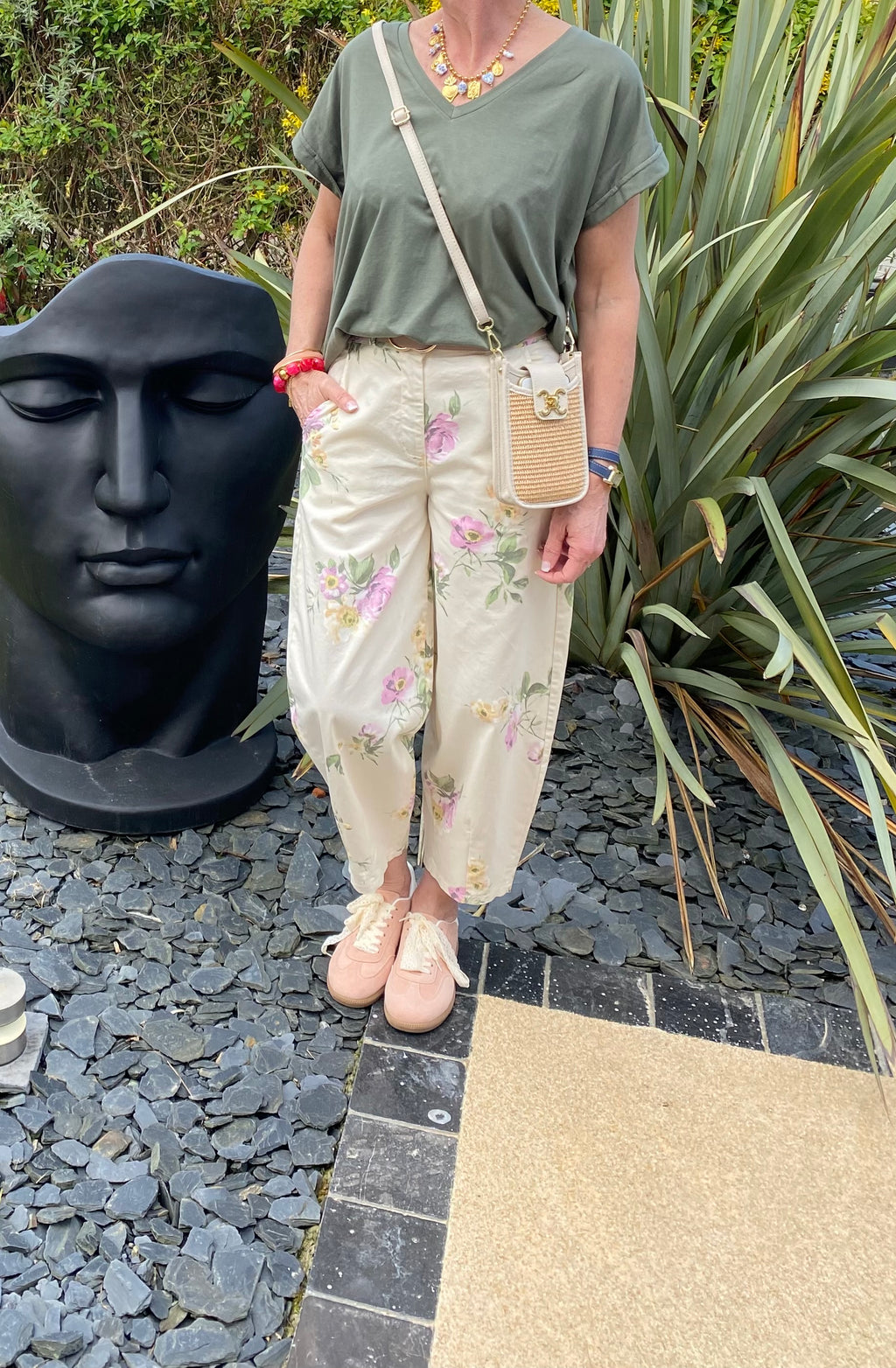PANTALON FLEURI  TAILLE S/M OU ML