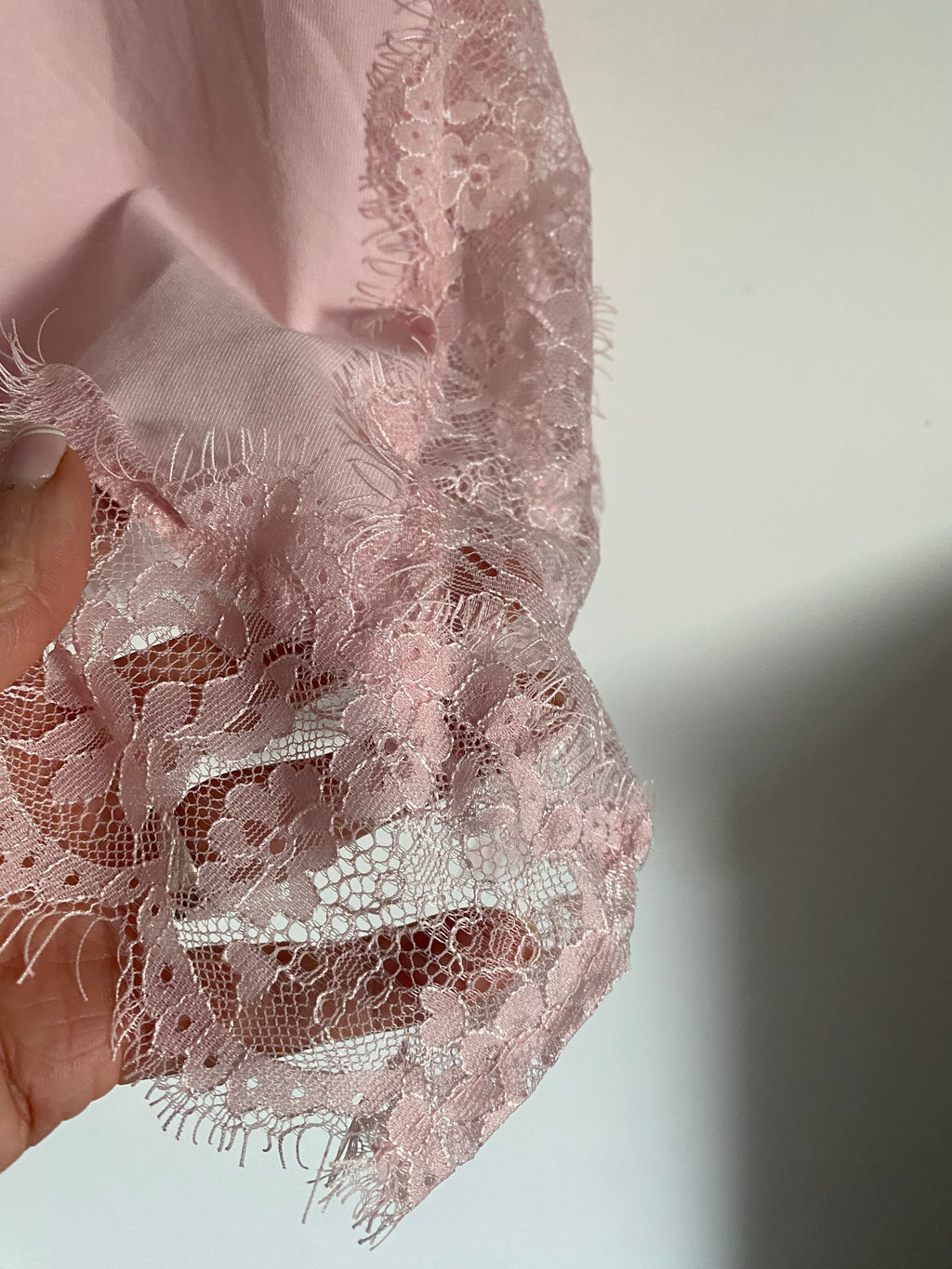 T-SHIRT DENTELLE ROSE   TU 36/44
