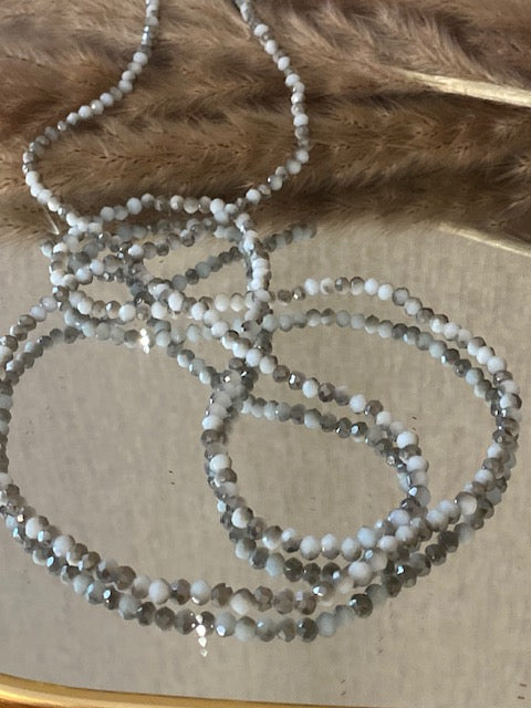 BRACELET COLLIER CRISTAL GRIS ET BLANC