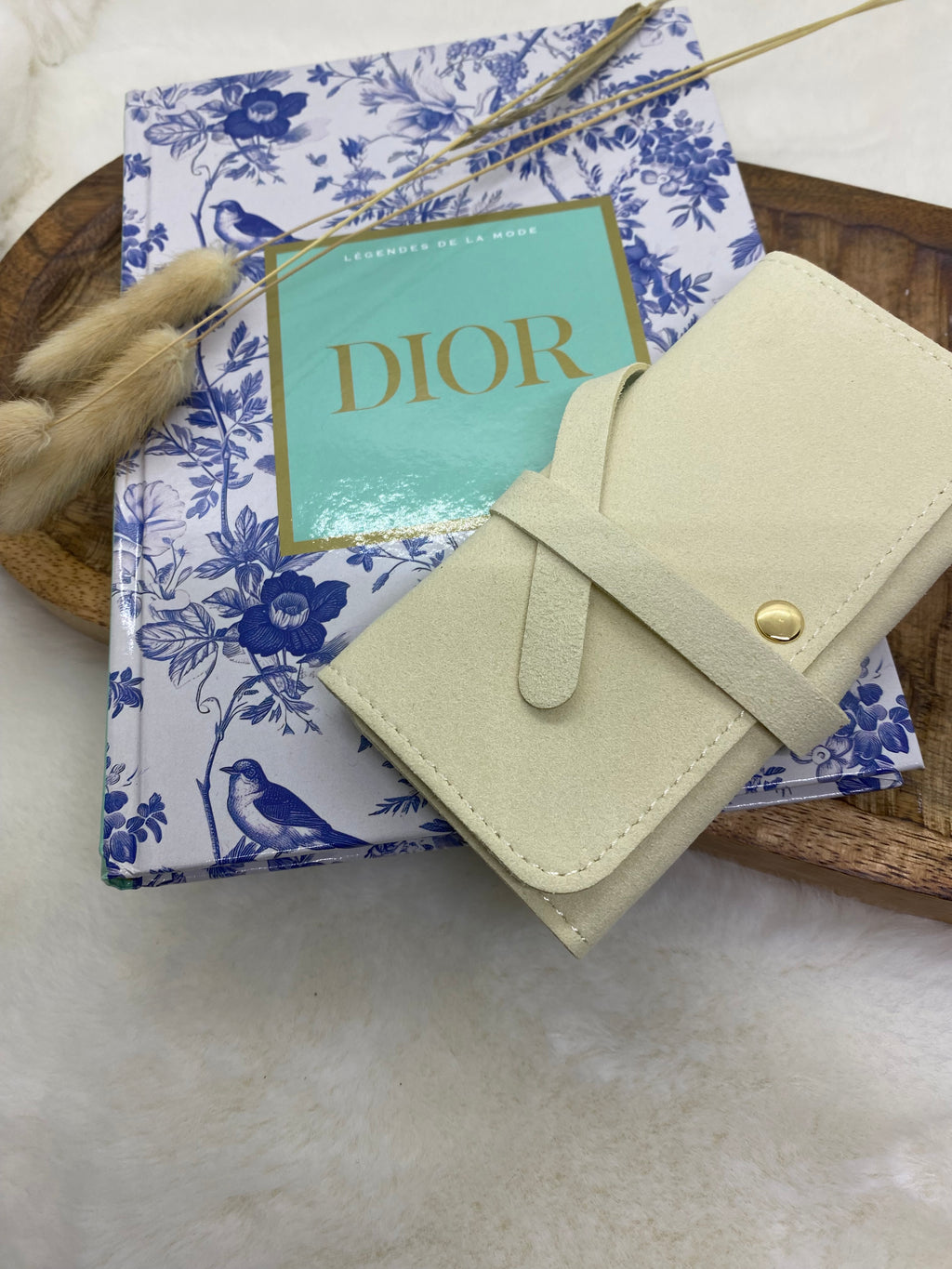 SAC RANGE BIJOUX  EN SUEDINE ECRU