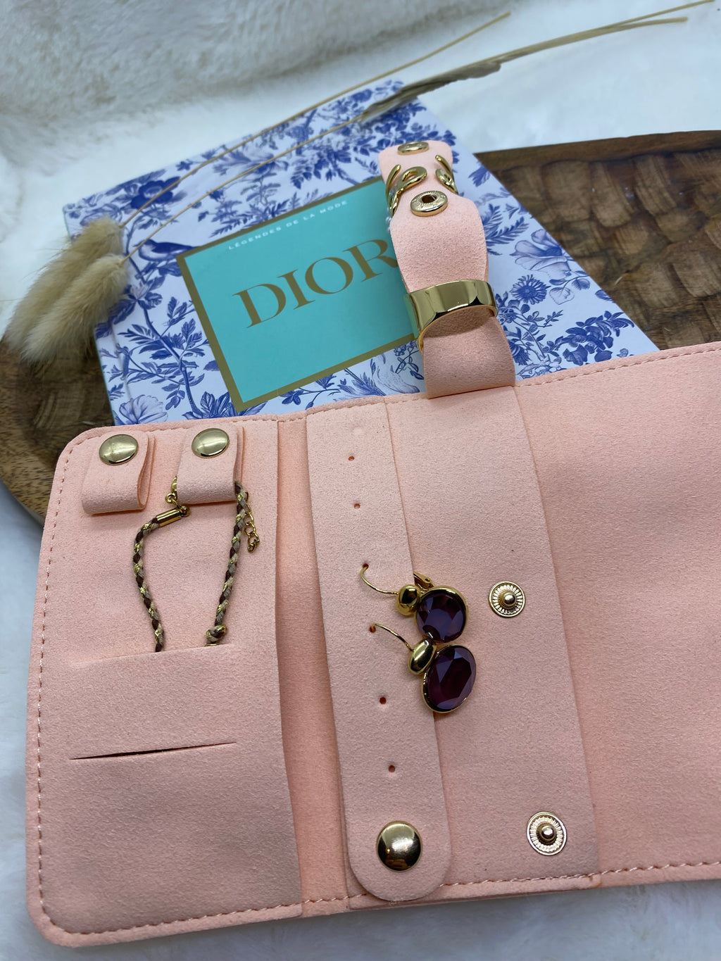 SAC RANGE BIJOUX  EN SUEDINE ROSE