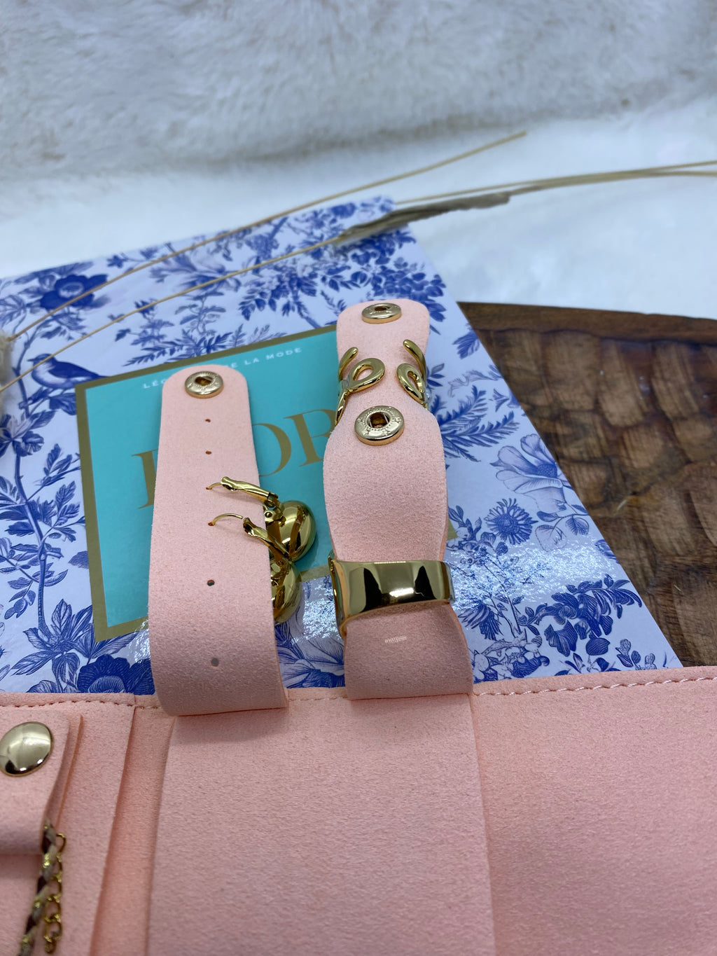 SAC RANGE BIJOUX  EN SUEDINE ROSE