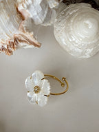 BAGUE FLEUR NACRE
