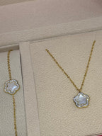 COFFRET  5     MONTRE PLUS PARRURE BRACELET ET COLLIER ACIER INOXYDABLE