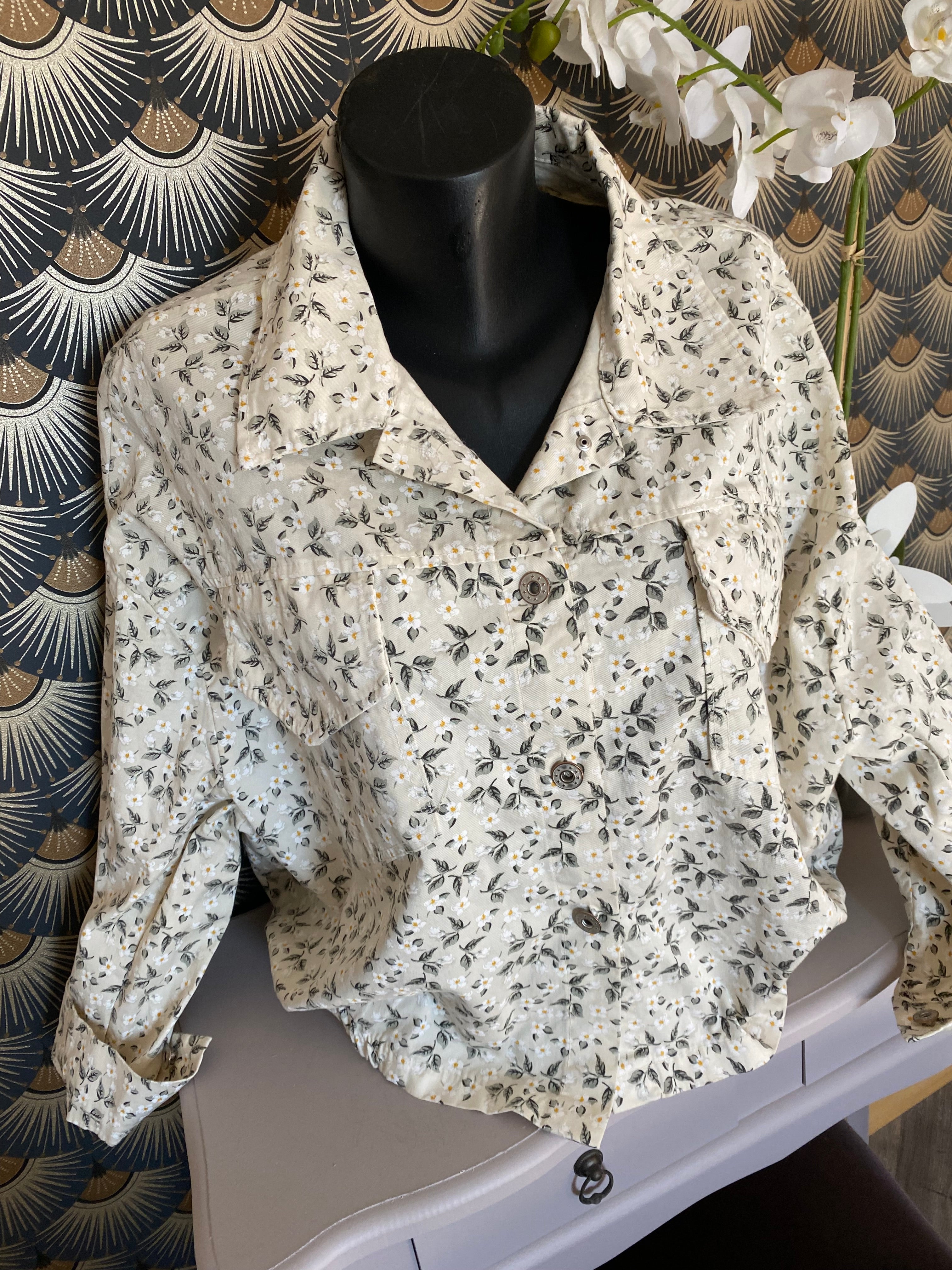VESTE FLEURS CORINNE ECRU  TU 38/44 petit 46