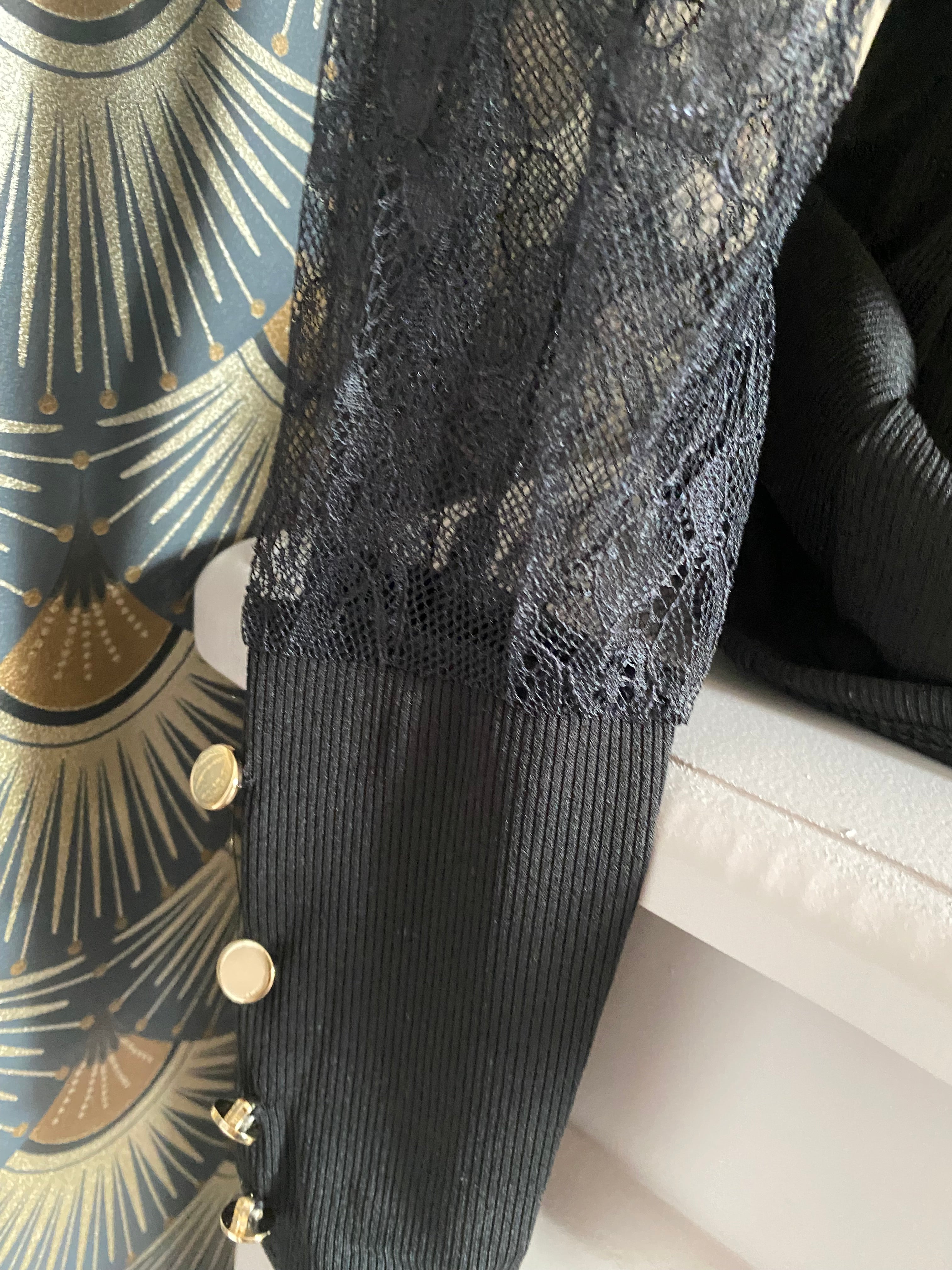 TOP DENTELLE 2  TAILLES: S/M/L/XL/XXL