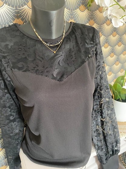 TOP DENTELLE 1   tailles: S / M/ L/ XL/  XXL