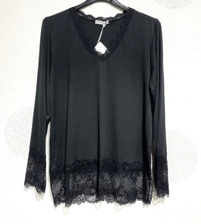 TOP DENTELLE 3  NOIR   TU 38/40 A 48