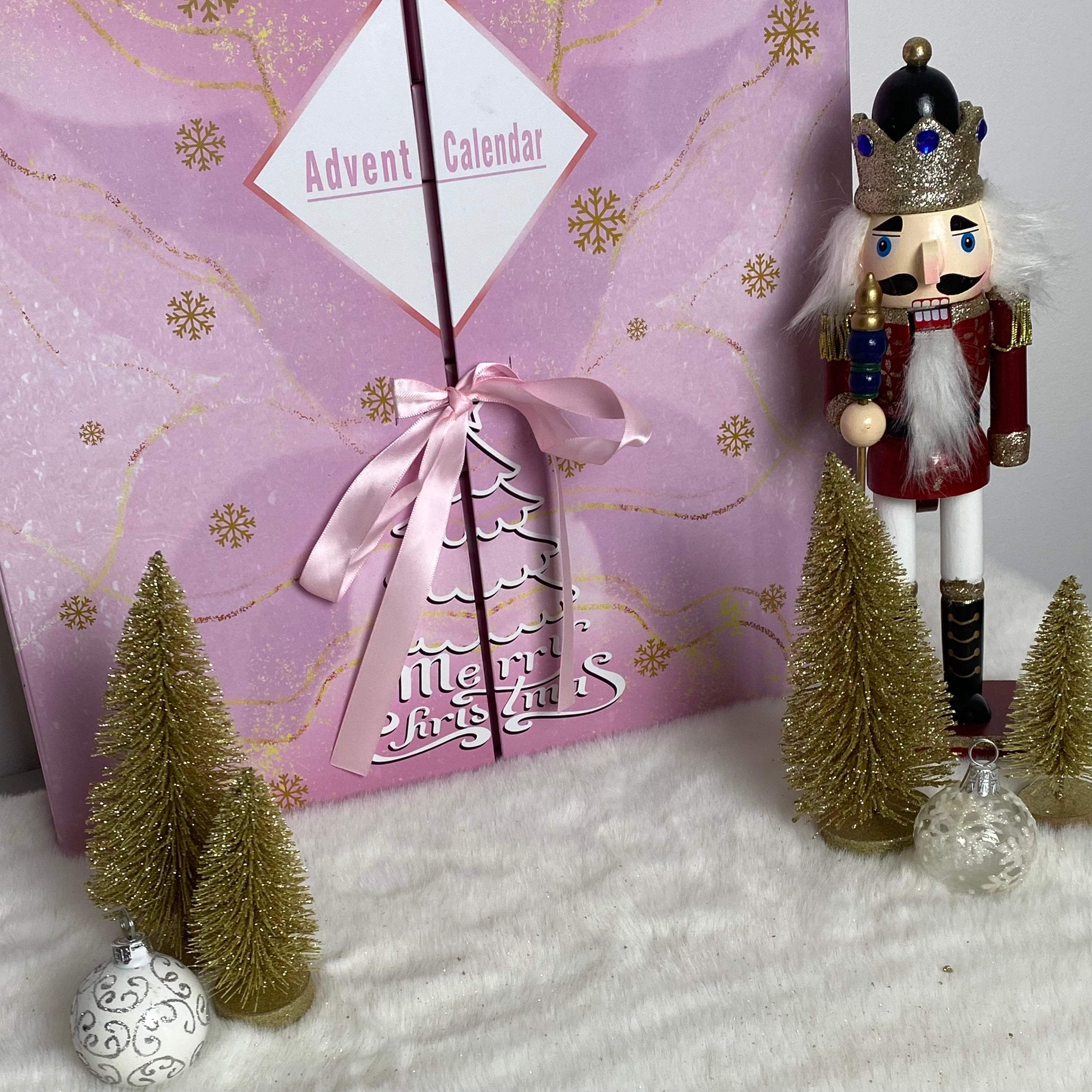 BIJOUX : CALENDRIER DE L'AVENT  24 CASES ( bagues , colliers , bracelets , BO, )