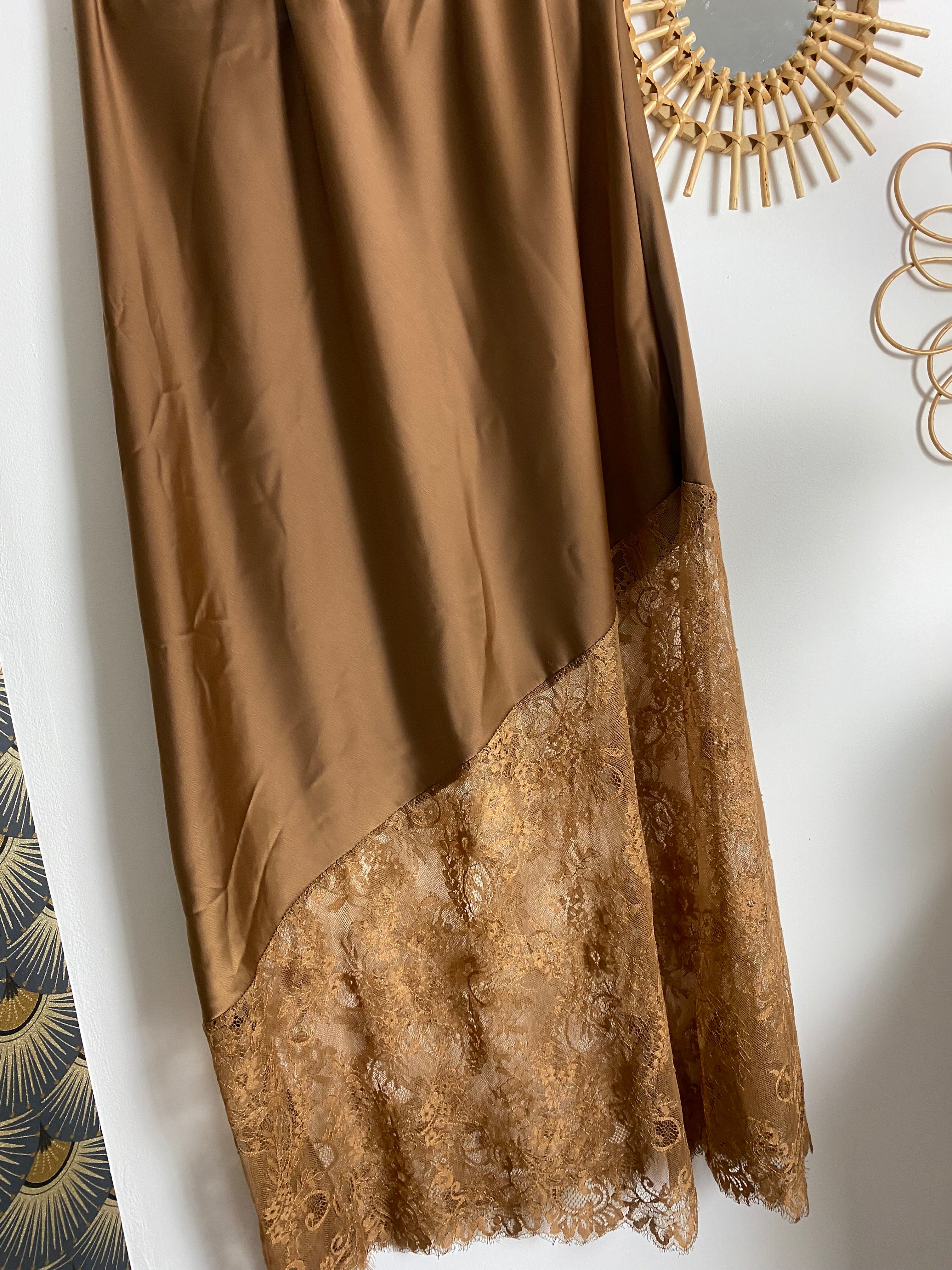 JUPE SATIN DENTELLE CAMEL    TU 38/44