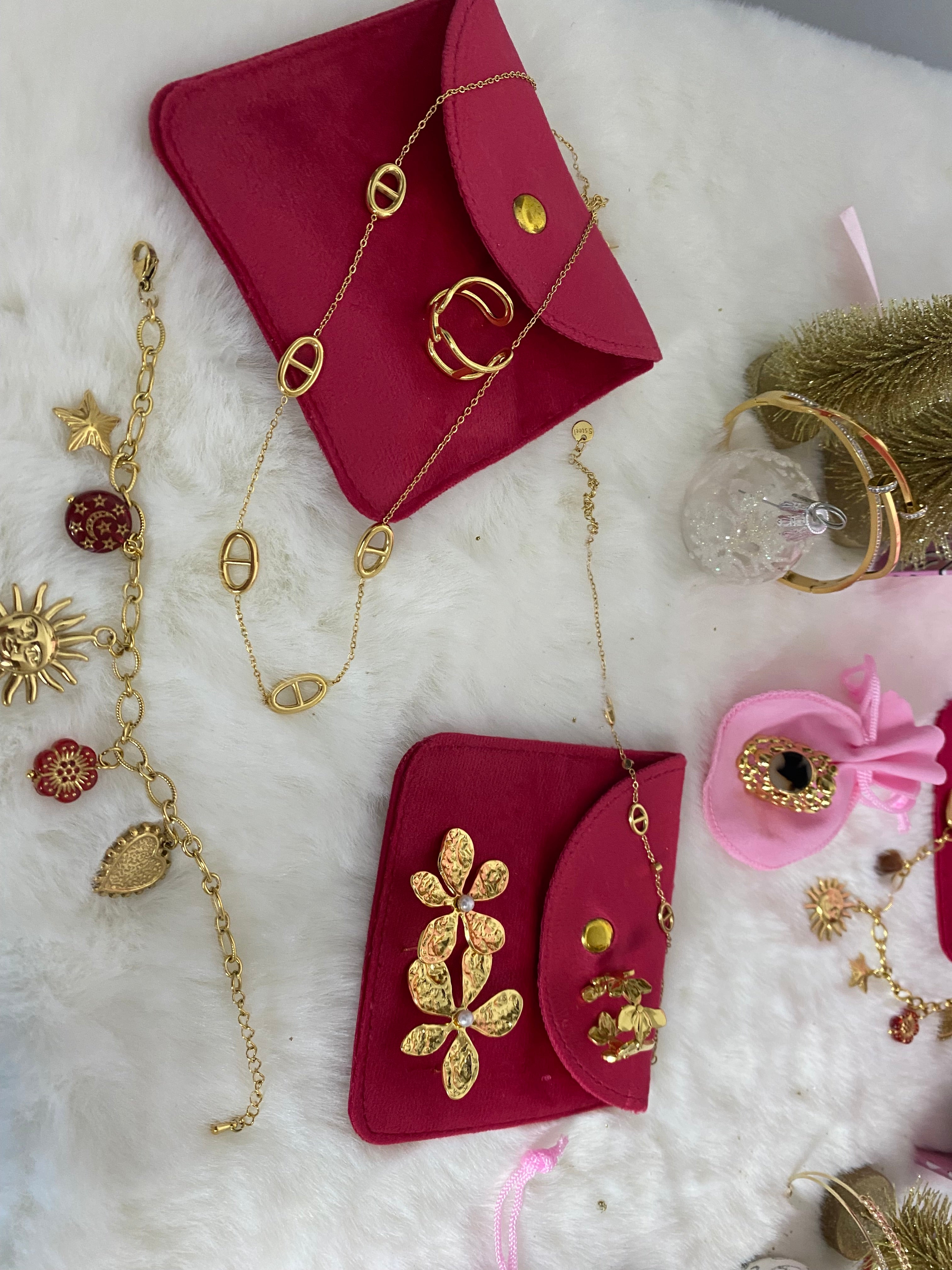 BIJOUX : CALENDRIER DE L'AVENT  24 CASES ( bagues , colliers , bracelets , BO, )