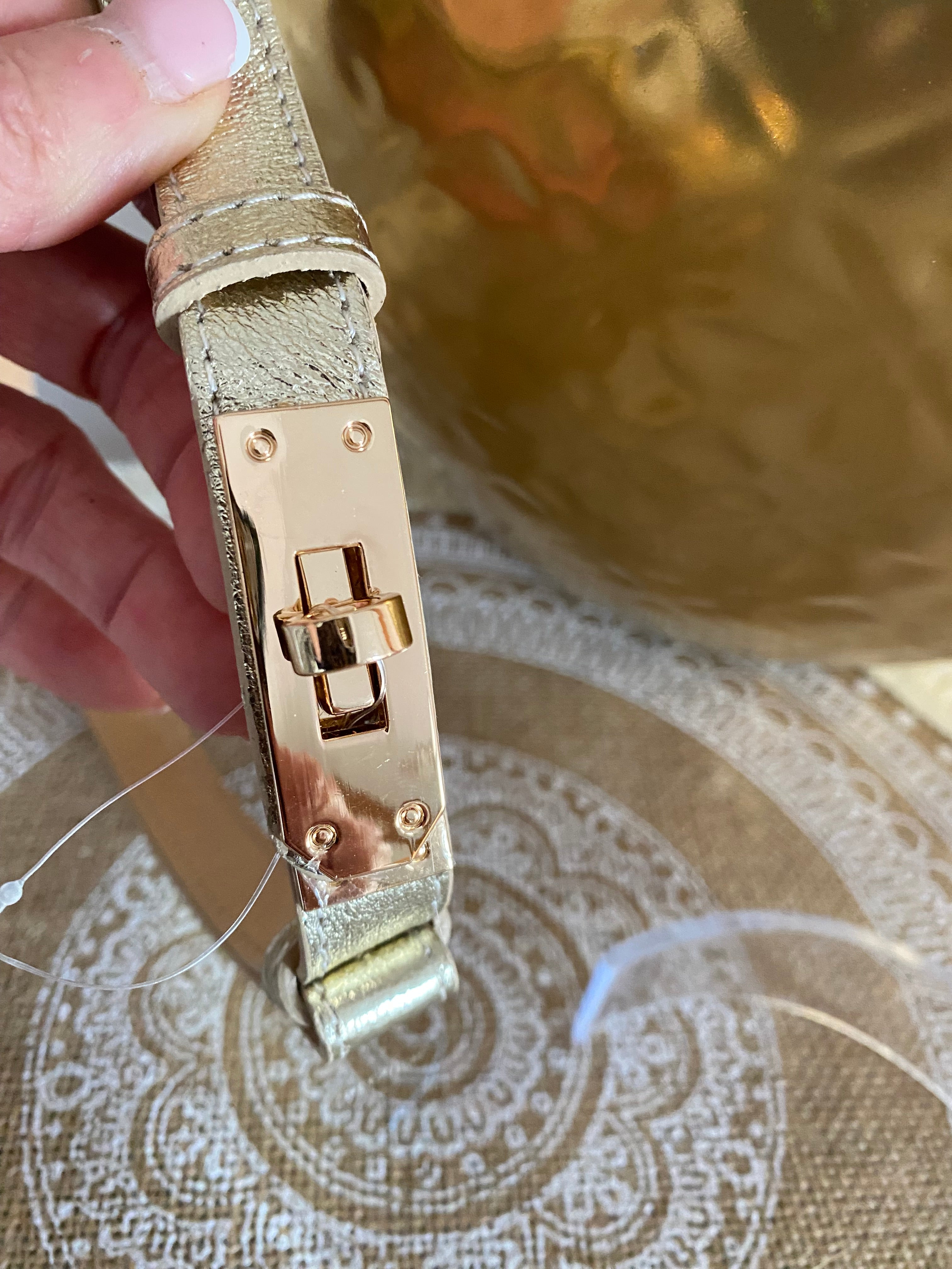 CEINTURE H  REGLABLE CROUTE DE CUIR  ( COCOLAT, NOIR,CAMEL, DORE , BORDEAUX,TAUPEE)