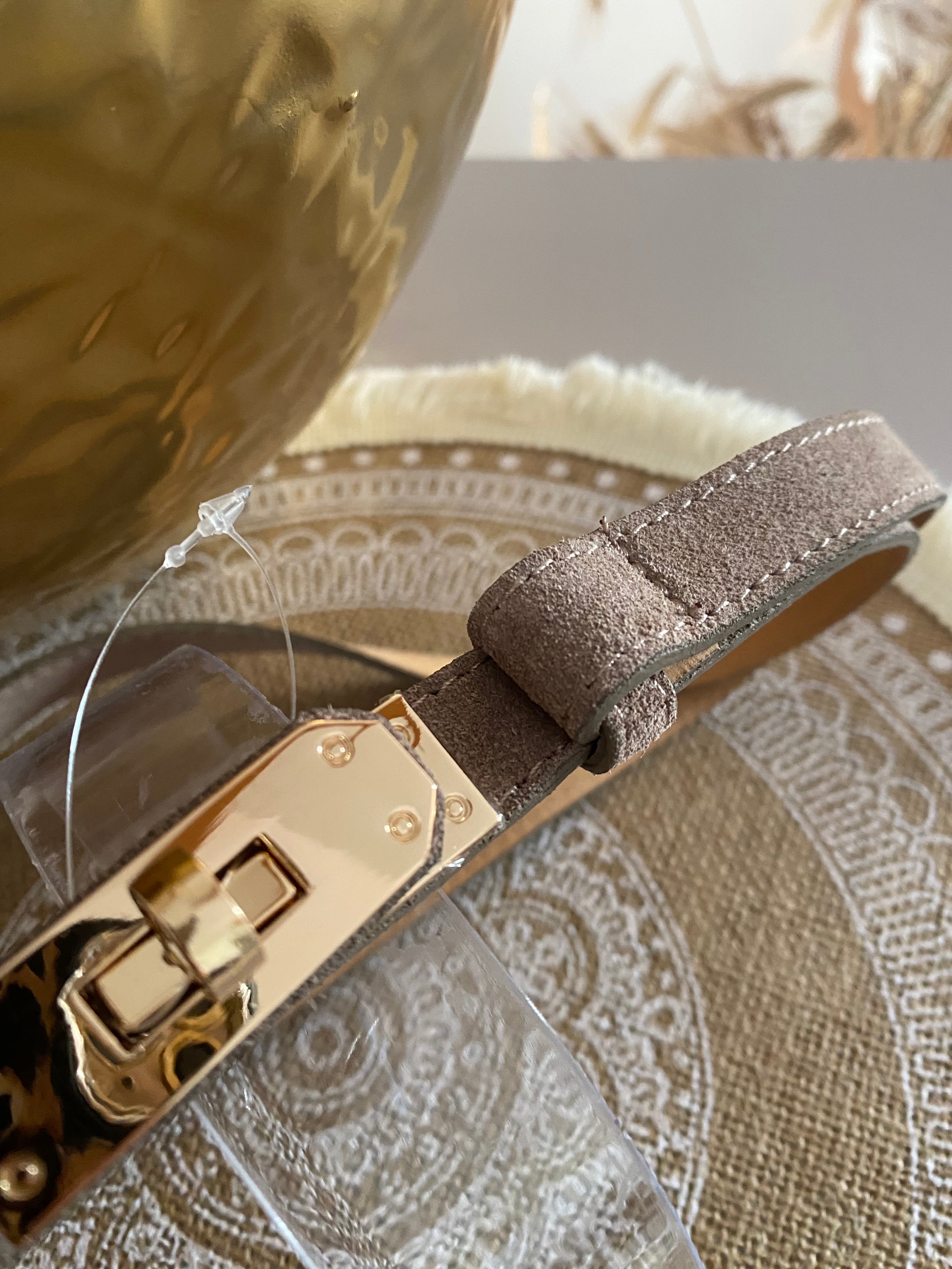 CEINTURE H  REGLABLE CROUTE DE CUIR  ( COCOLAT, NOIR,CAMEL, DORE , BORDEAUX,TAUPEE)