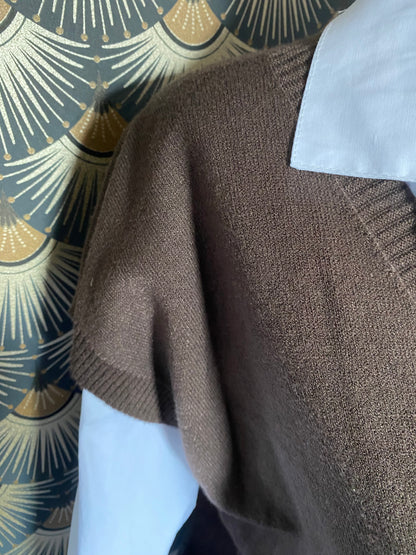 ENSEMBLE PULL SANS MANCHE ET CHEMISE   TU 36/44  CHOCO