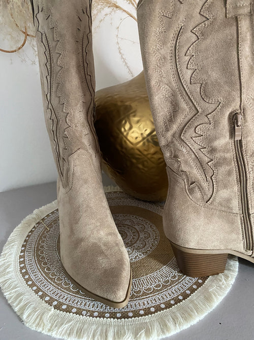 BOTTES SAVANHA   36 ou 37  CATEGORIE CHAUSSURES