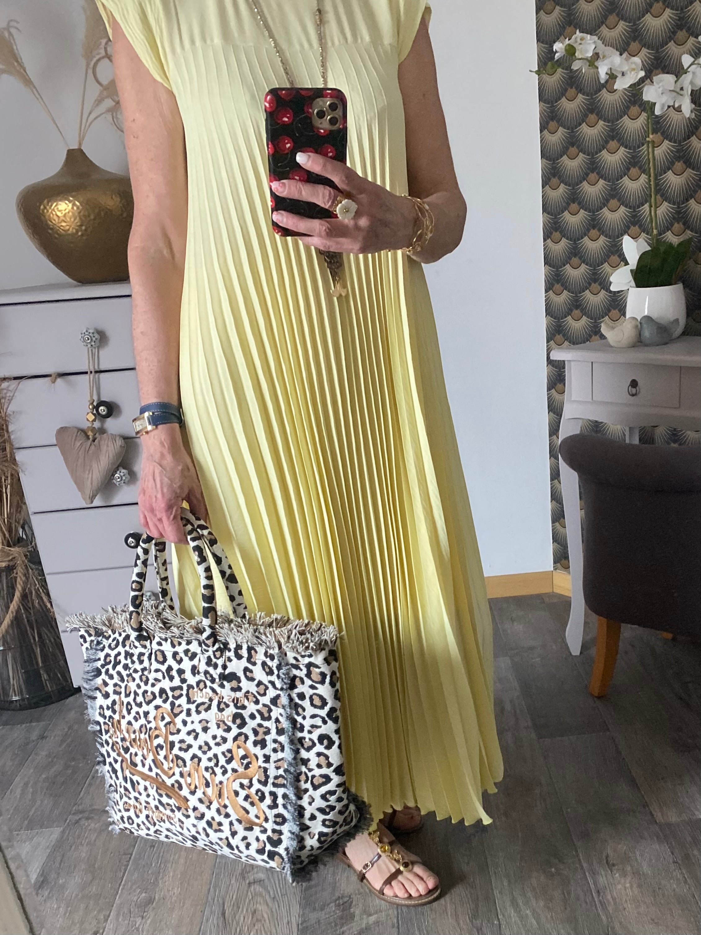ROBE MAGIQUE  TU 36/46  JAUNE PALE
