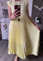 ROBE MAGIQUE  TU 36/46  JAUNE PALE