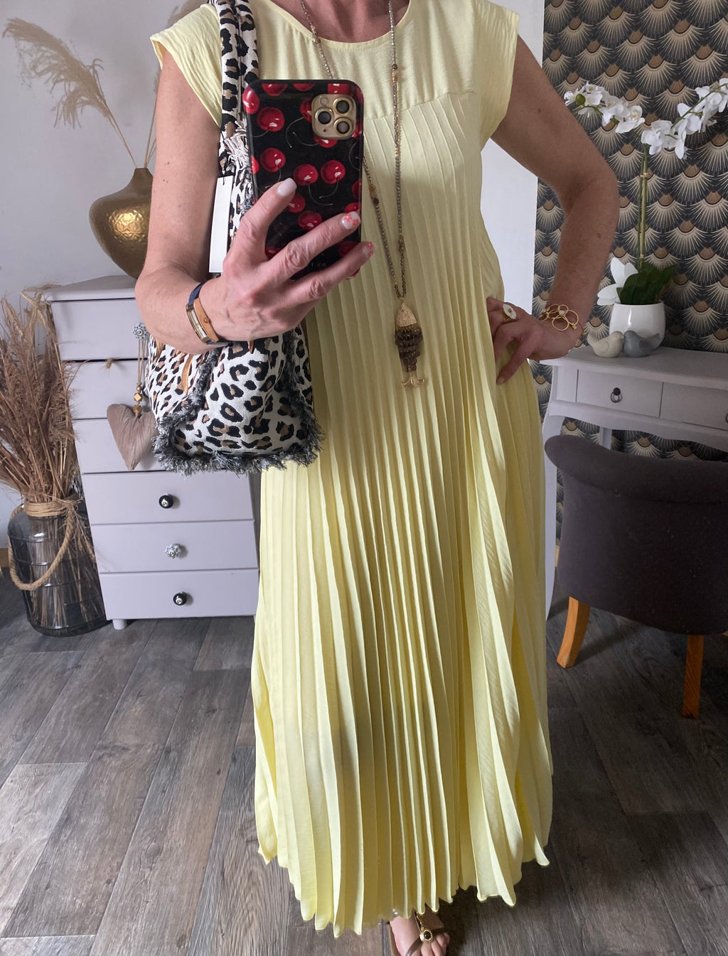 ROBE MAGIQUE  TU 36/46  JAUNE PALE