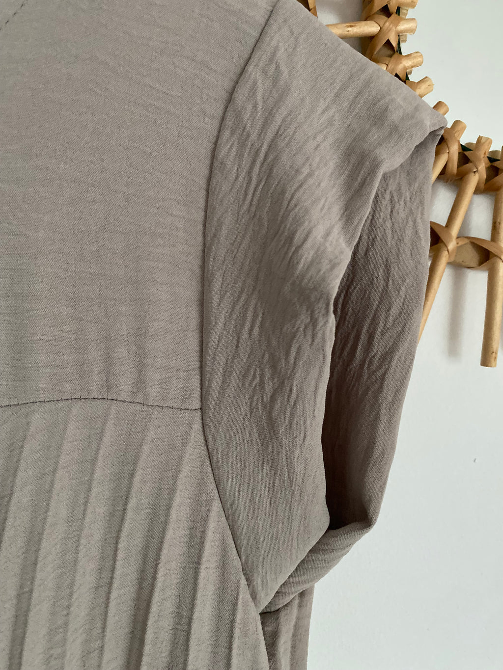 ROBE MAGIQUE  TU 36/46  BEIGE