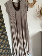 ROBE MAGIQUE  TU 36/46  BEIGE