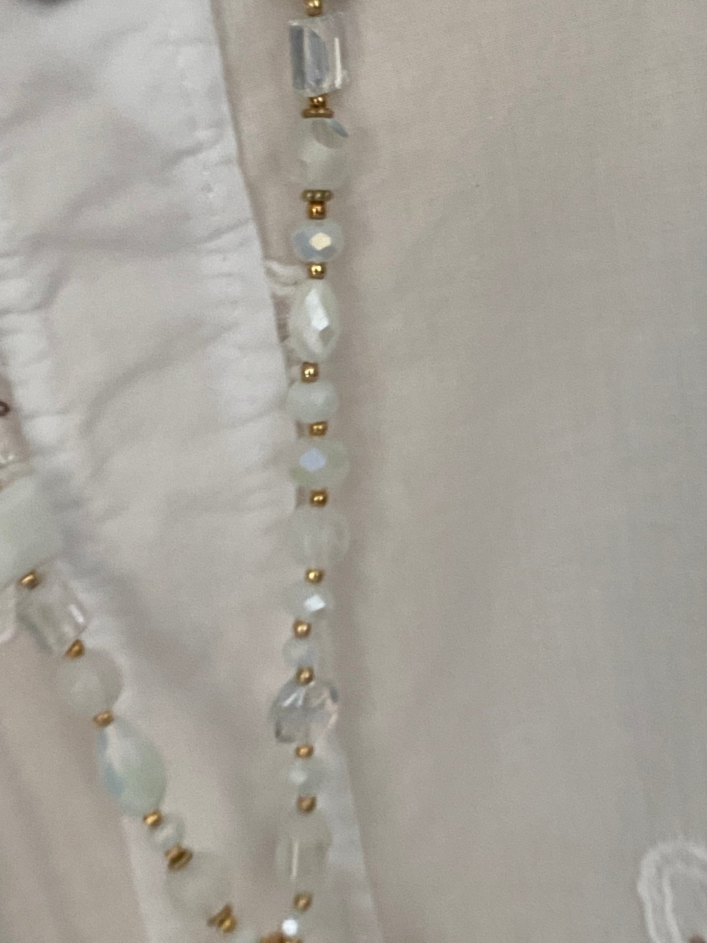 COLLIER CROIX  BLANC