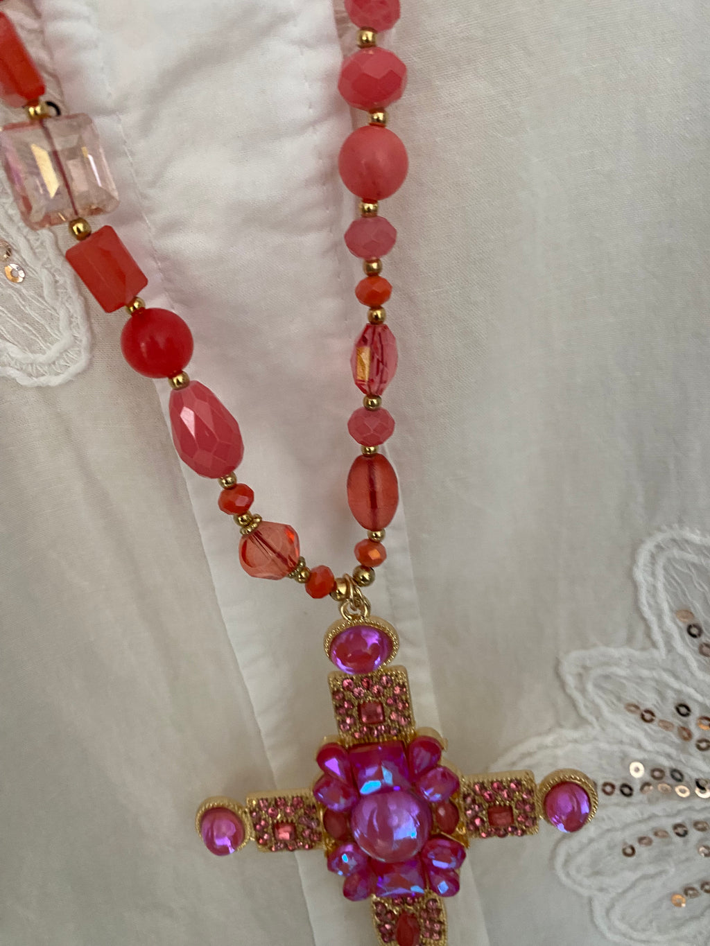 COLLIER  CROIX  FUSHIA