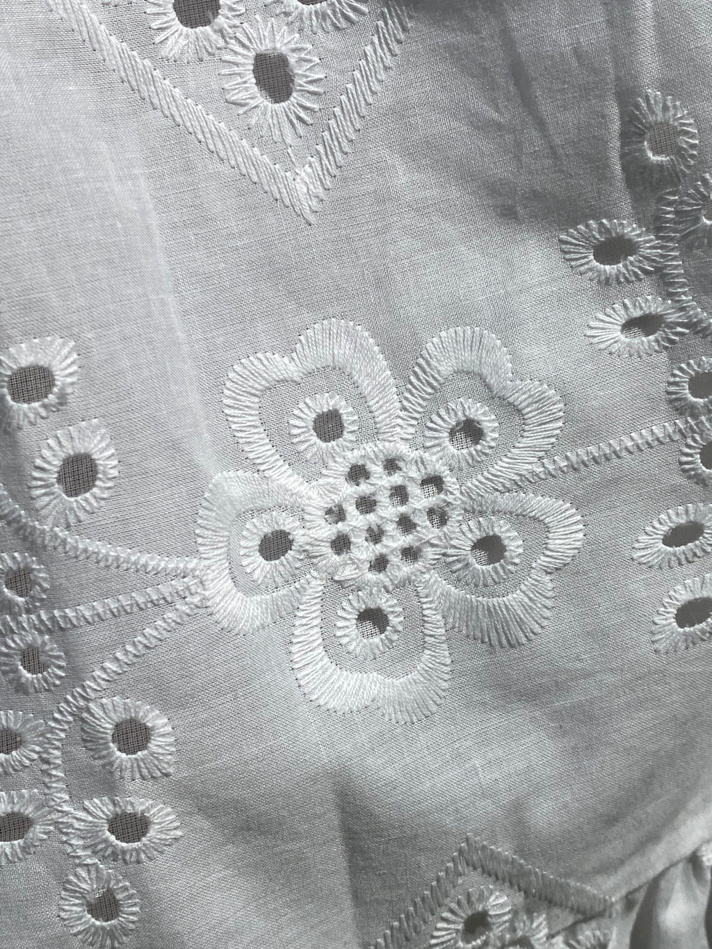 JUPE BOHEME  38/46  BRODERIE ANGLAISE