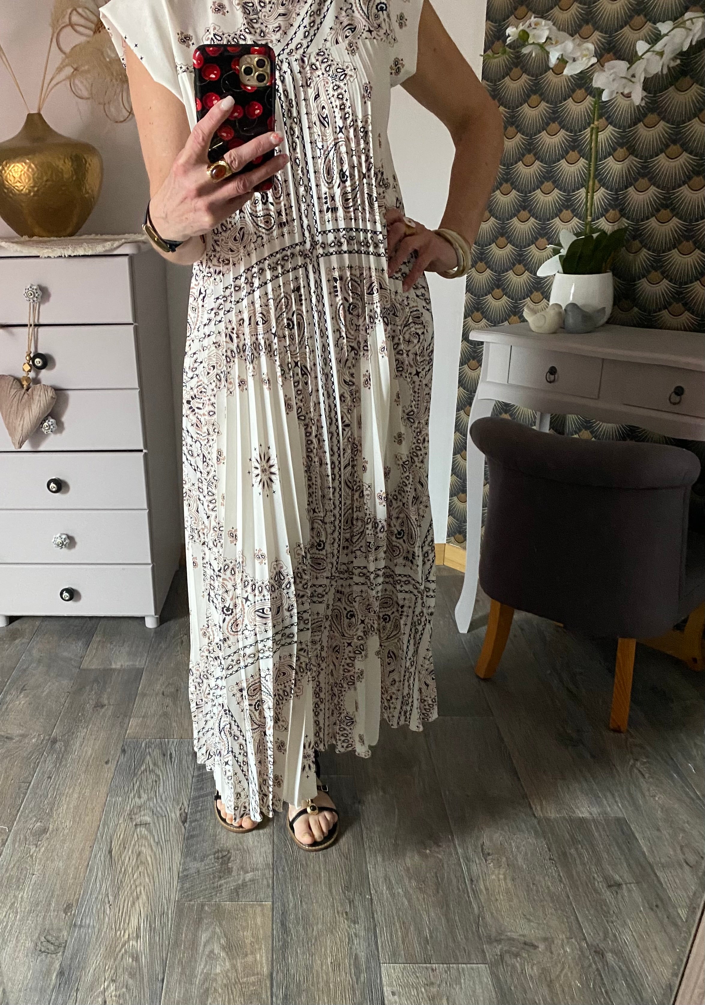 ROBE LONGUE PLISSEE  TU 36/46  ECRU A MOTIFS