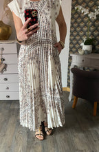 ROBE LONGUE PLISSEE  TU 36/46  ECRU A MOTIFS