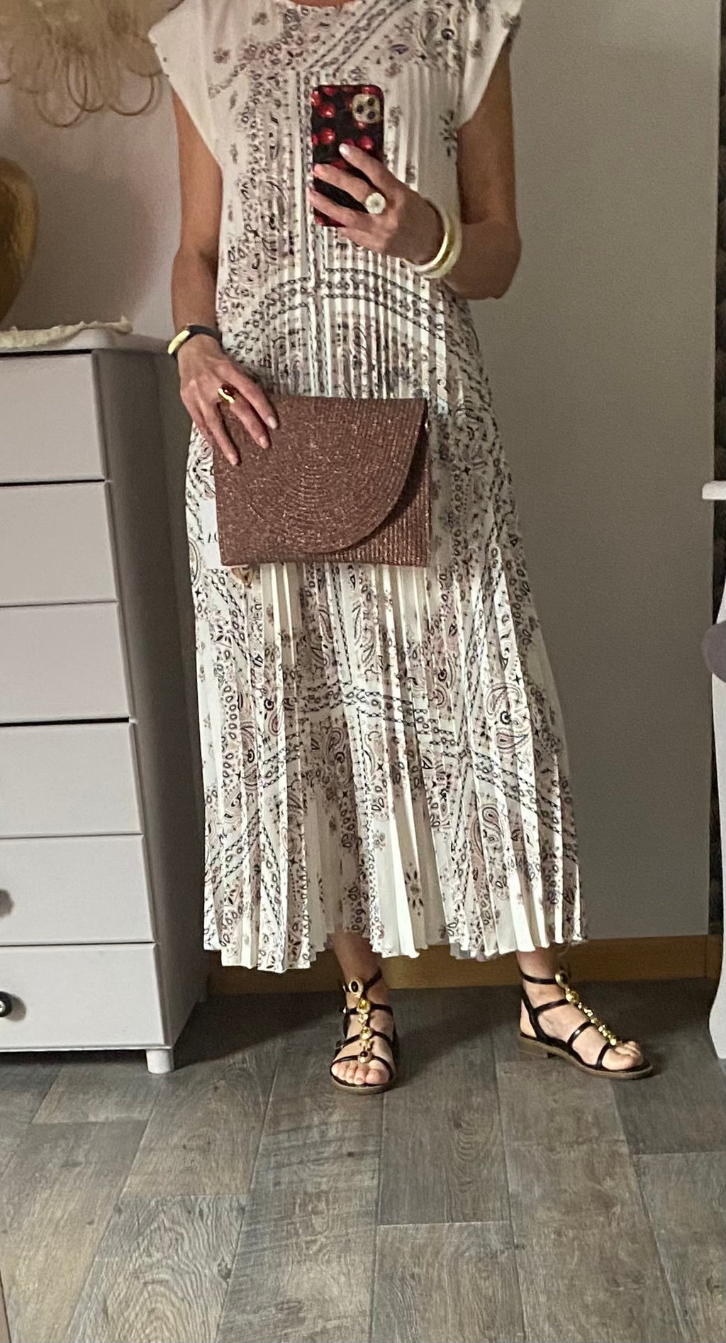 ROBE LONGUE PLISSEE  TU 36/46  ECRU A MOTIFS