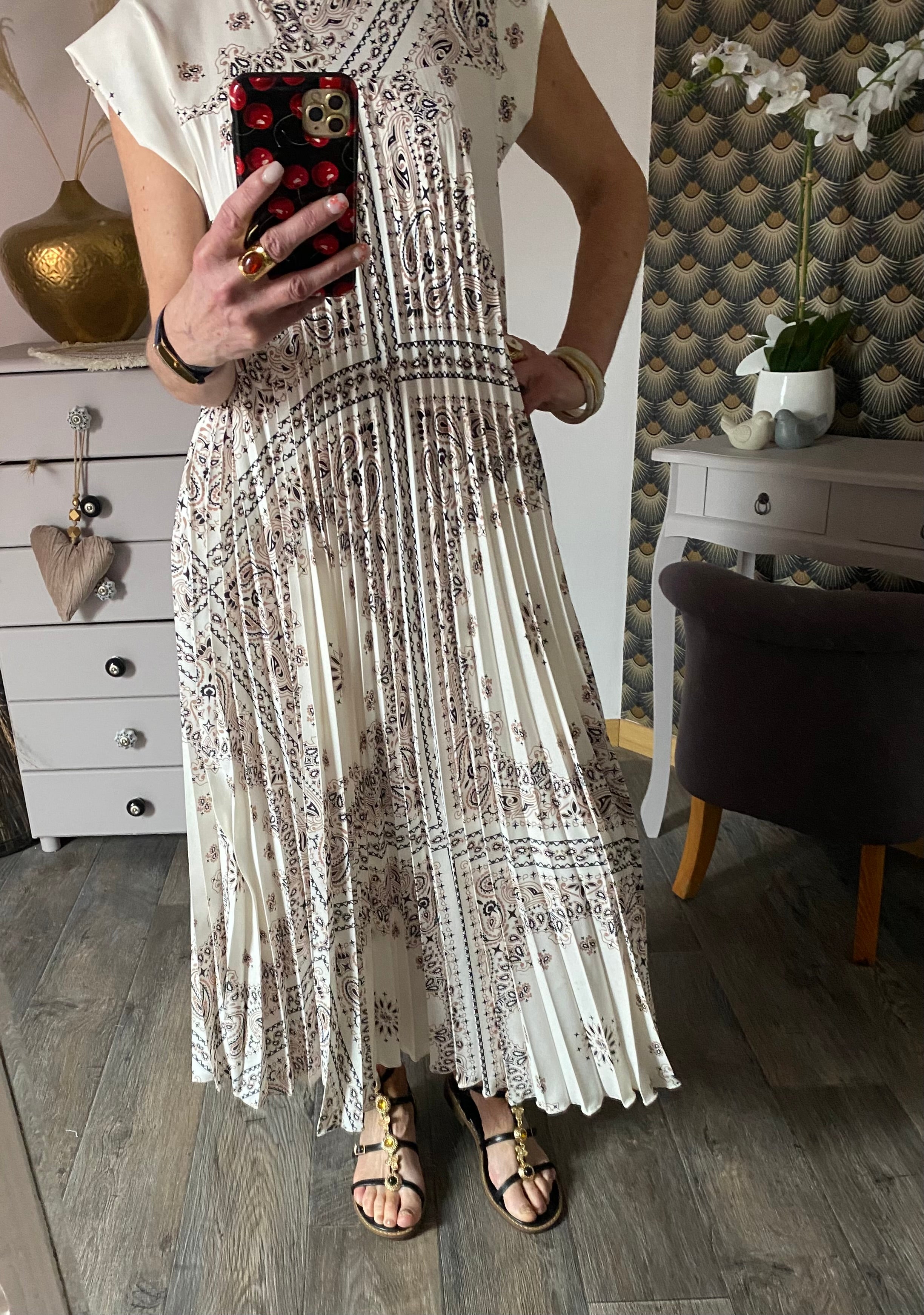 ROBE LONGUE PLISSEE  TU 36/46  ECRU A MOTIFS